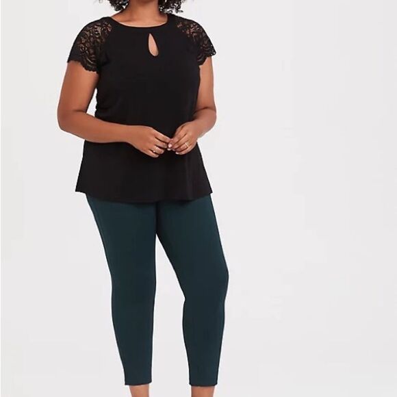Torrid black‎ STUDIO KNIT LACE SLEEVE TOP - Picture 3 of 8